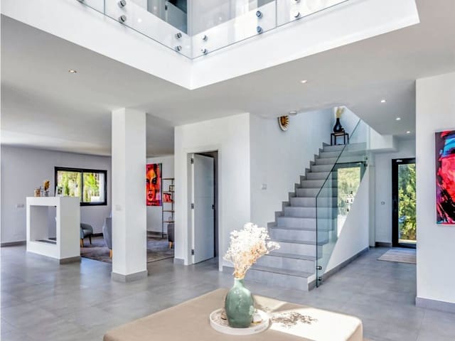 4 Zimmer Villa zu verkaufen in Calahonda, Mijas mit Pool Garage - 1.700.000 € (Ref: 10034982)