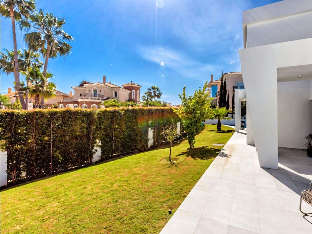 4 quarto Moradia para venda em Calahonda com piscina garagem - 1 700 000 € (Ref: 10034982)