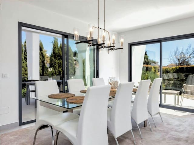 4 Zimmer Villa zu verkaufen in Calahonda, Mijas mit Pool Garage - 1.700.000 € (Ref: 10034982)