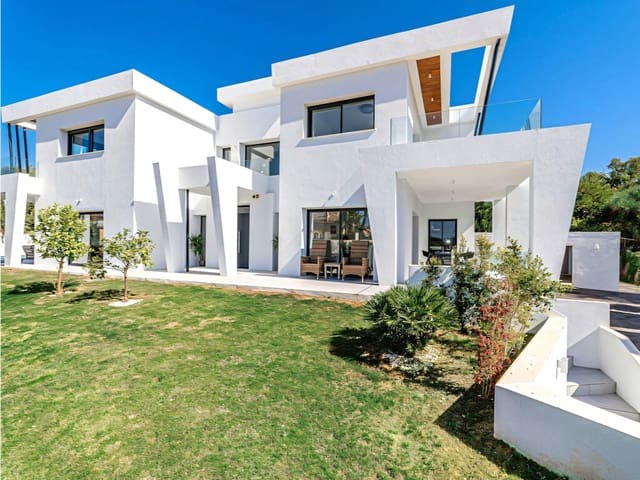 4 Zimmer Villa zu verkaufen in Calahonda, Mijas mit Pool Garage - 1.700.000 € (Ref: 10034982)