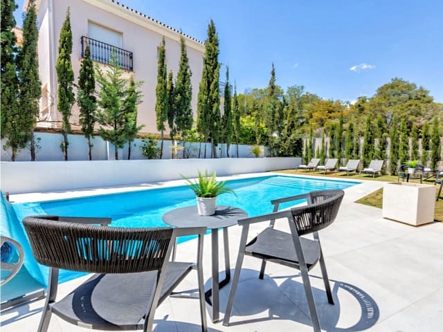 4 Zimmer Villa zu verkaufen in Calahonda, Mijas mit Pool Garage - 1.700.000 € (Ref: 10034982)