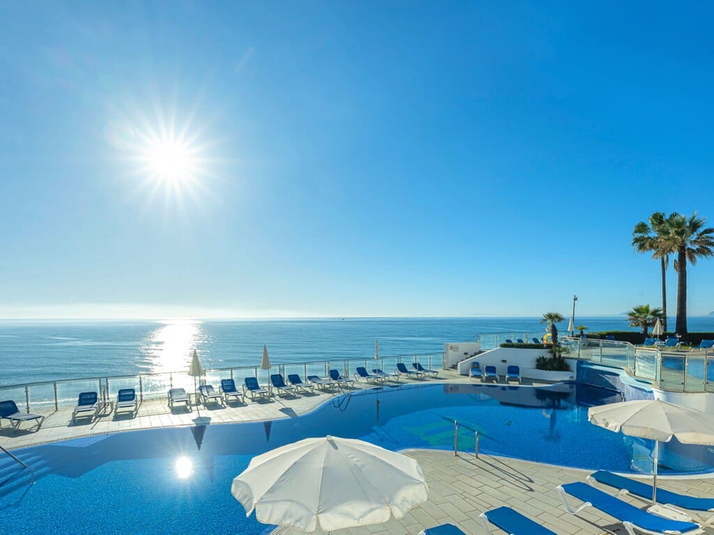 3 bedroom Penthouse for sale in Estepona with pool garage - € 2,495,000 (Ref: 10034985)