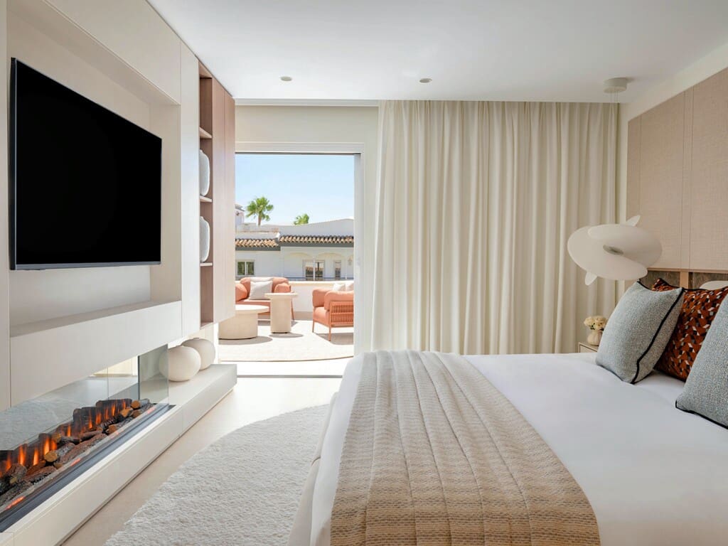 3 bedroom Penthouse for sale in Estepona with pool garage - € 2,495,000 (Ref: 10034985)