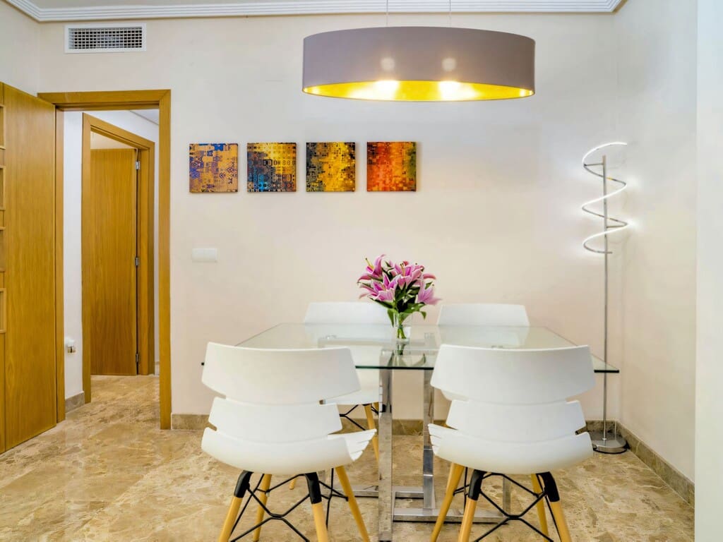 Apartamento de 2 habitaciones en New Golden Mile en venta con piscina garaje - 345.000 € (Ref: 10037047)