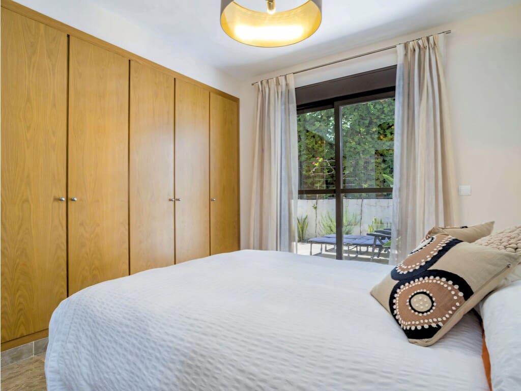 Apartamento de 2 habitaciones en New Golden Mile en venta con piscina garaje - 345.000 € (Ref: 10037047)