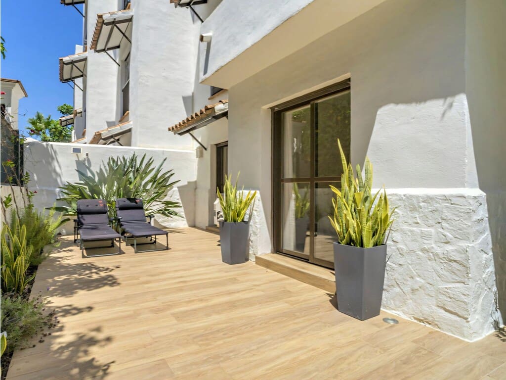 Apartamento de 2 habitaciones en New Golden Mile en venta con piscina garaje - 345.000 € (Ref: 10037047)