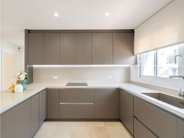 2 chambre Penthouse à vendre à Benahavís avec piscine garage - 720 000 € (Ref: 10038684)