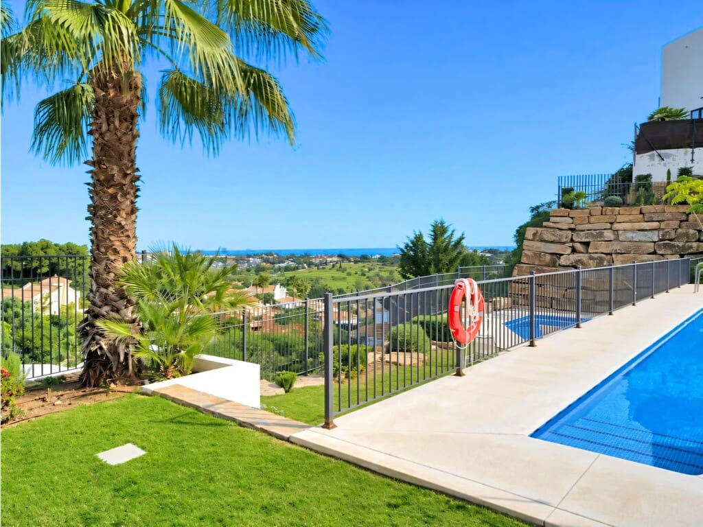 2 chambre Penthouse à vendre à Benahavis avec piscine garage - 720 000 € (Ref: 10038684)