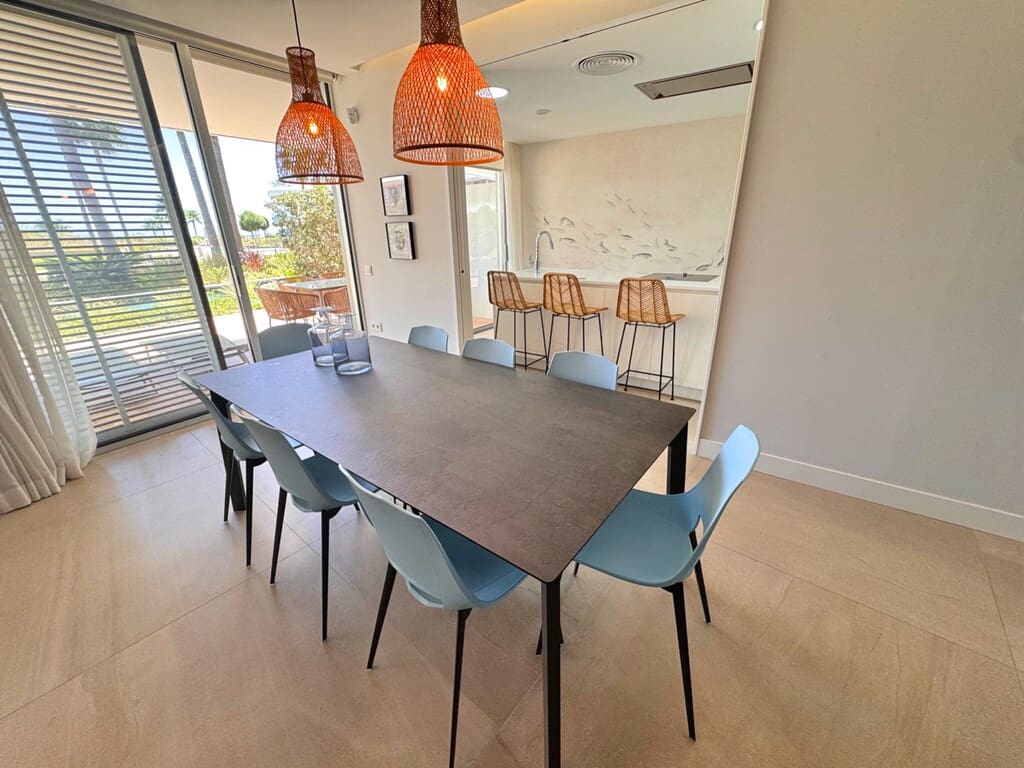 2 Zimmer Apartment zu verkaufen in Estepona mit Pool Garage - 898.000 € (Ref: 10040693)
