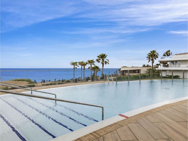 2 Zimmer Apartment zu verkaufen in Estepona mit Pool Garage - 898.000 € (Ref: 10040693)
