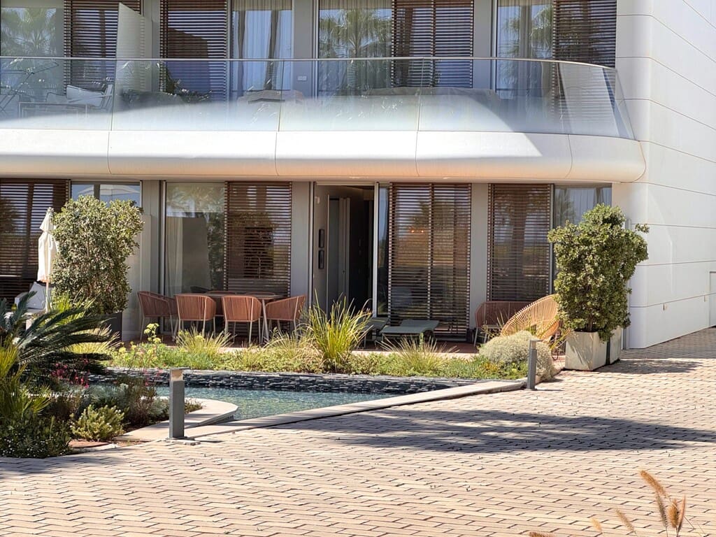 2 Zimmer Apartment zu verkaufen in Estepona mit Pool Garage - 898.000 € (Ref: 10040693)