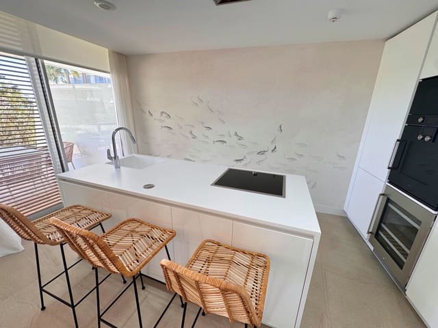 2 Zimmer Apartment zu verkaufen in Estepona mit Pool Garage - 898.000 € (Ref: 10040693)