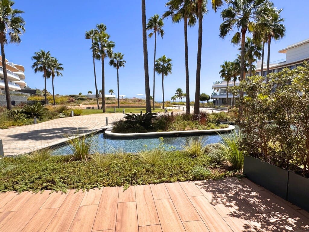 2 Zimmer Apartment zu verkaufen in Estepona mit Pool Garage - 898.000 € (Ref: 10040693)