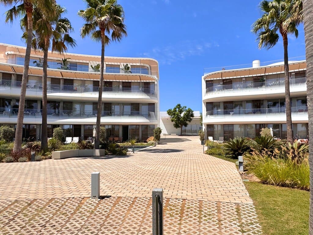 2 Zimmer Apartment zu verkaufen in Estepona mit Pool Garage - 898.000 € (Ref: 10040693)