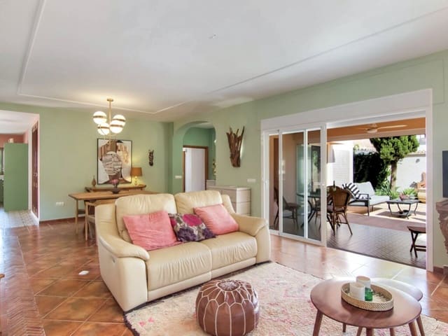 2 sypialnia Willa na sprzedaż w Fuengirola z basenem garażem - 799 000 € (Ref: 10040695)