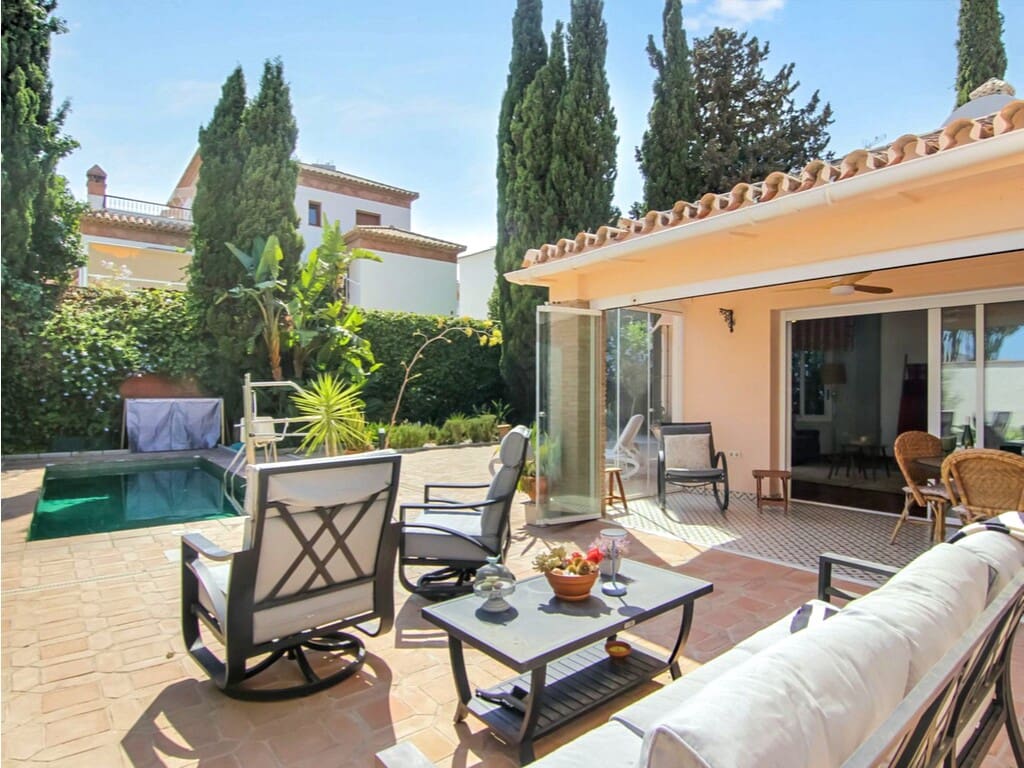 2 quarto Moradia para venda em Fuengirola com piscina garagem - 799 000 € (Ref: 10040695)