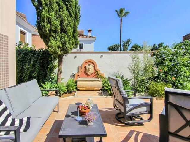 2 sypialnia Willa na sprzedaż w Fuengirola z basenem garażem - 799 000 € (Ref: 10040695)