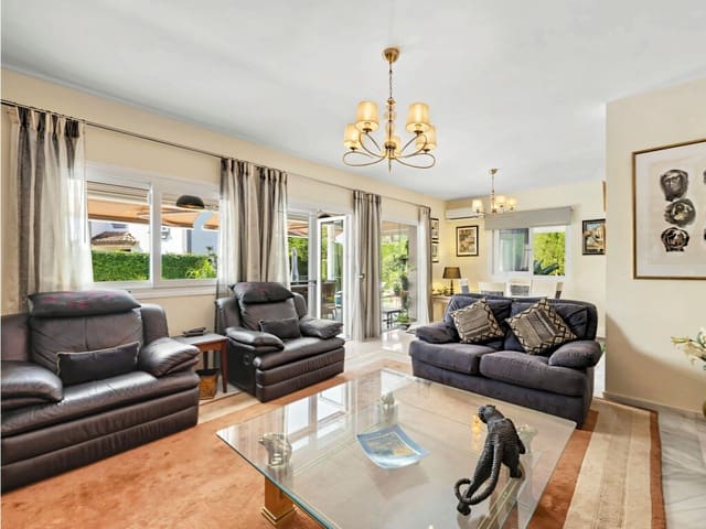 4 bedroom Villa for sale in Mijas Costa, Mijas with pool garage - € 1,295,000 (Ref: 10042621)