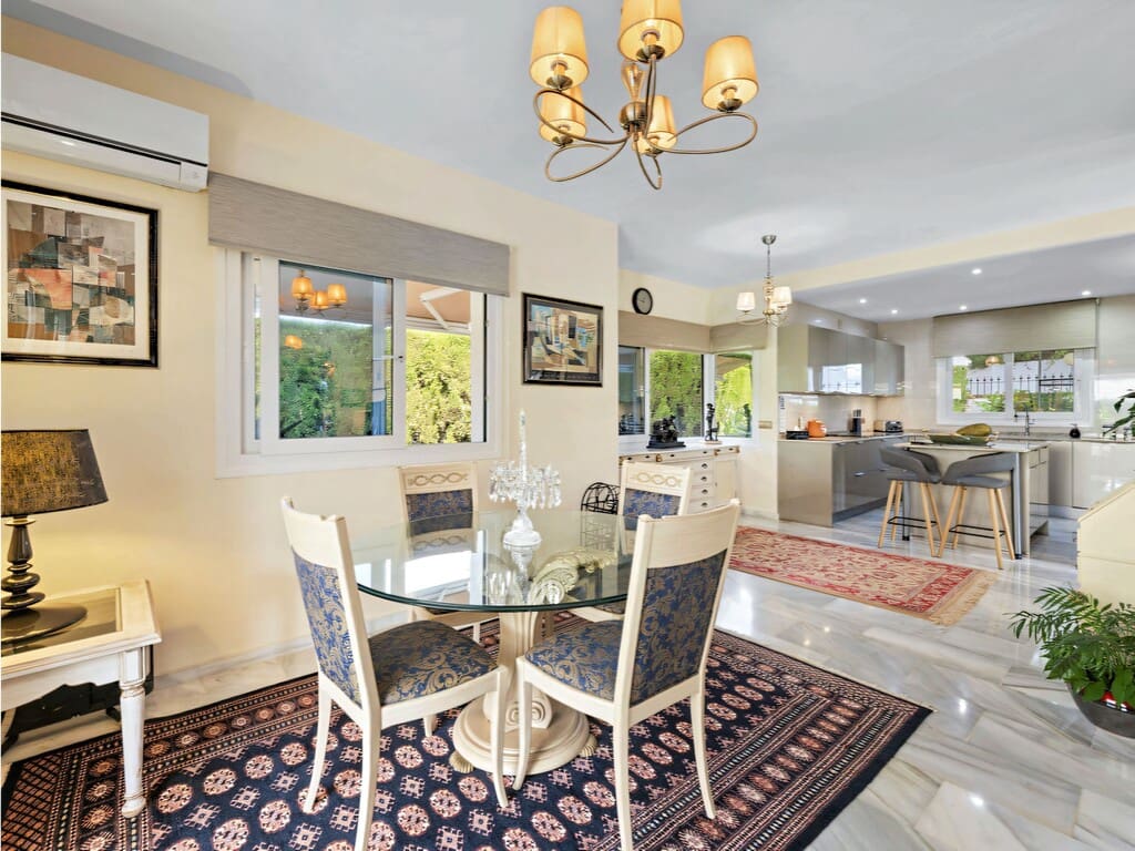 4 bedroom Villa for sale in Mijas Costa with pool garage - € 1,295,000 (Ref: 10042621)