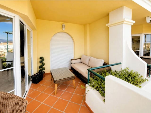 2 bedroom Apartment for sale in Nueva Andalucia, Marbella with pool garage - € 525,000 (Ref: 10042622)