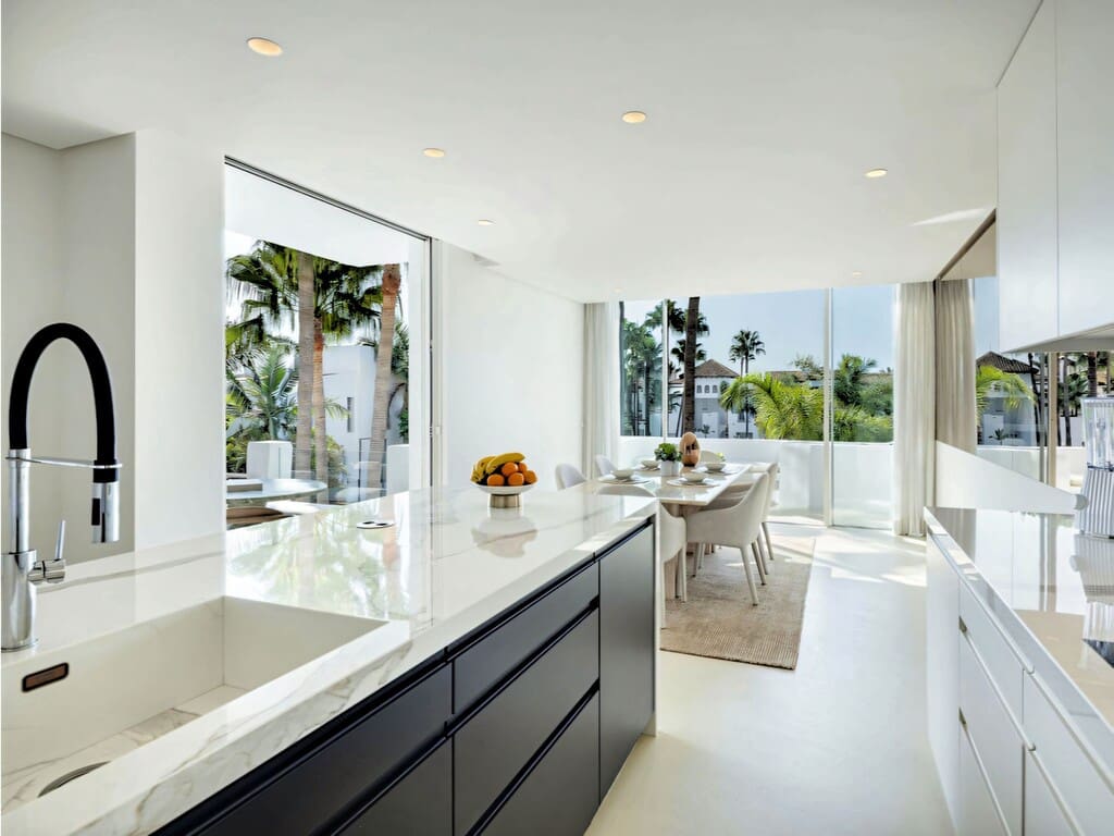 4 bedroom Penthouse for sale in Golden Mile with pool garage - € 7,895,000 (Ref: 10044599)