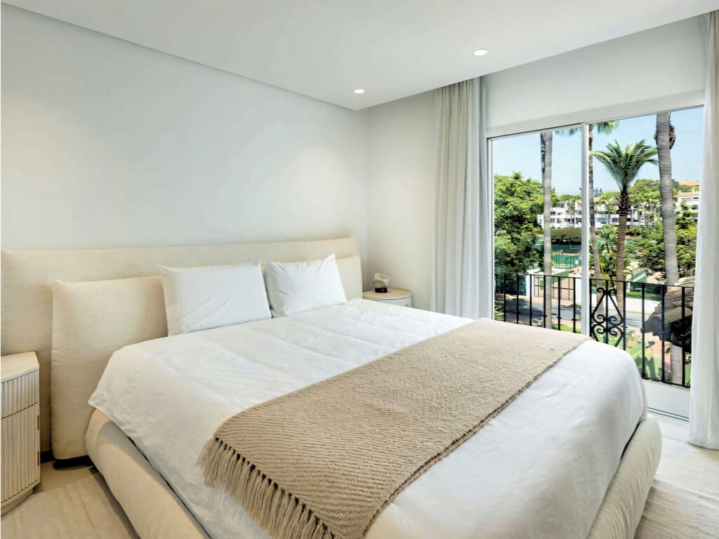 4 bedroom Penthouse for sale in Golden Mile with pool garage - € 7,895,000 (Ref: 10044599)