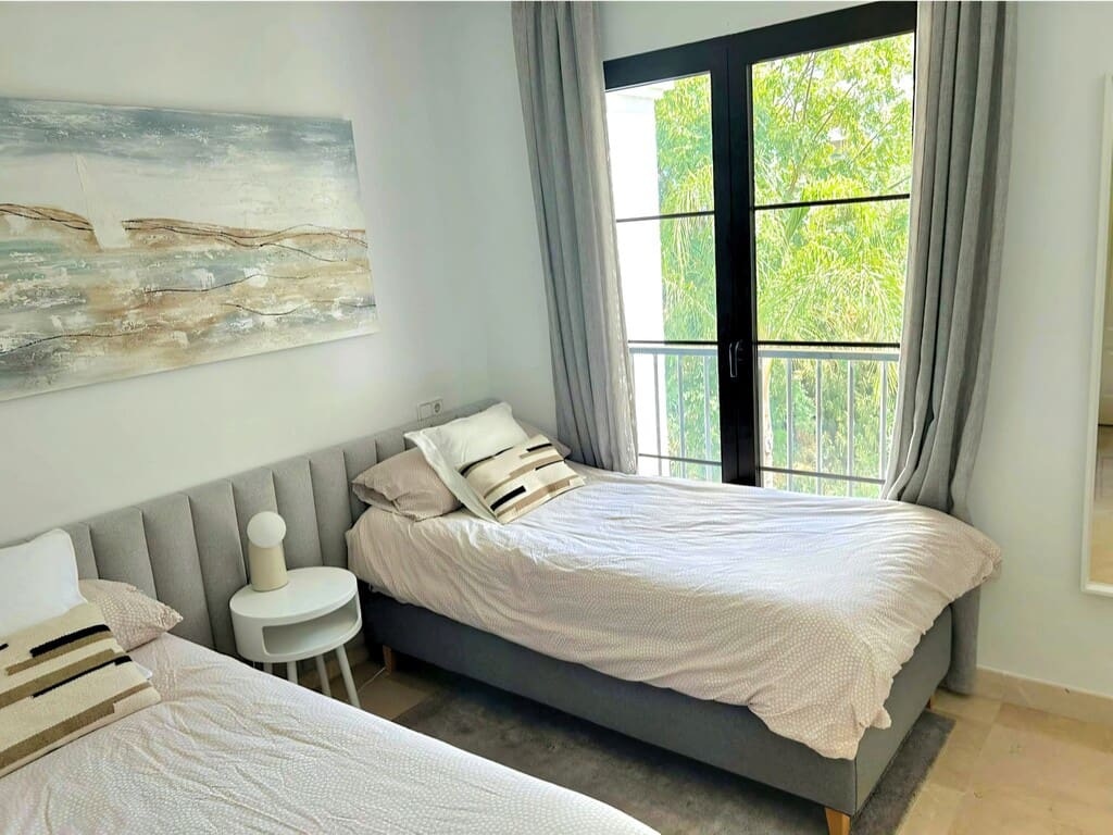2 bedroom Penthouse for sale in Los Arqueros with pool garage - € 499,000 (Ref: 10044600)