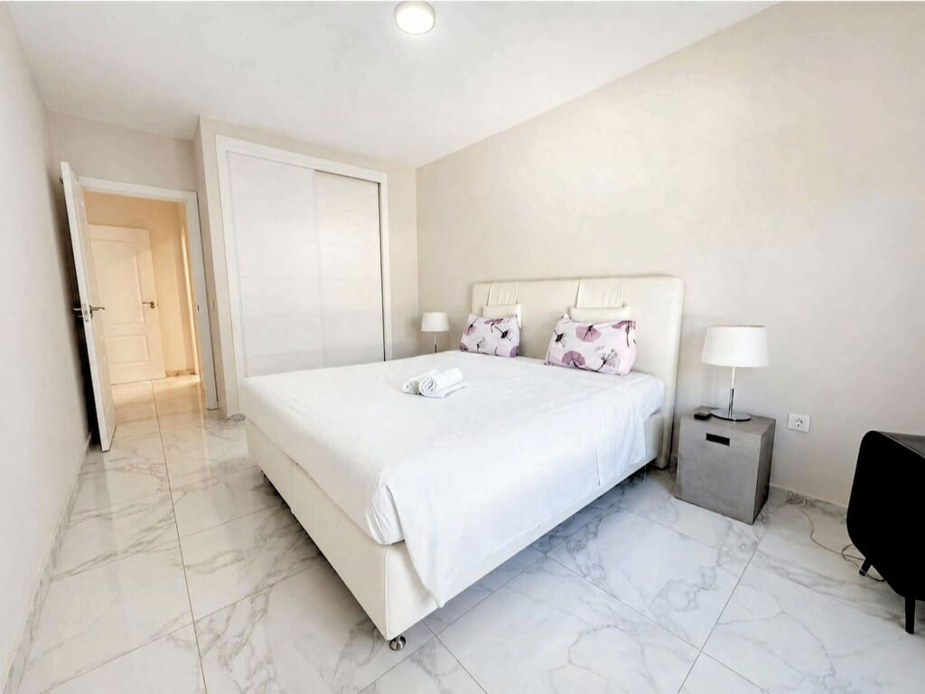 3 soverom Leilighet til salgs i Nueva Andalucia med svømmebasseng garasje - € 499 000 (Ref: 10046946)