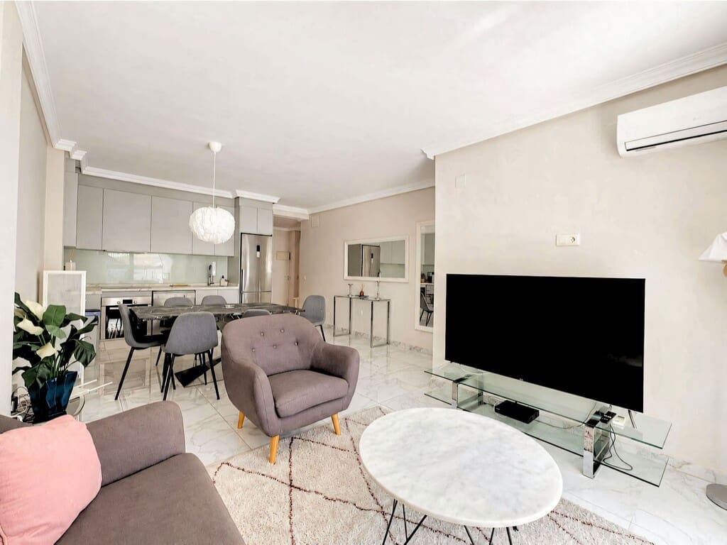3 soverom Leilighet til salgs i Nueva Andalucia med svømmebasseng garasje - € 499 000 (Ref: 10046946)