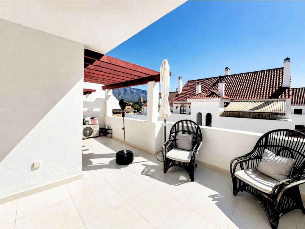 3 soverom Leilighet til salgs i Nueva Andalucia med svømmebasseng garasje - € 499 000 (Ref: 10046946)