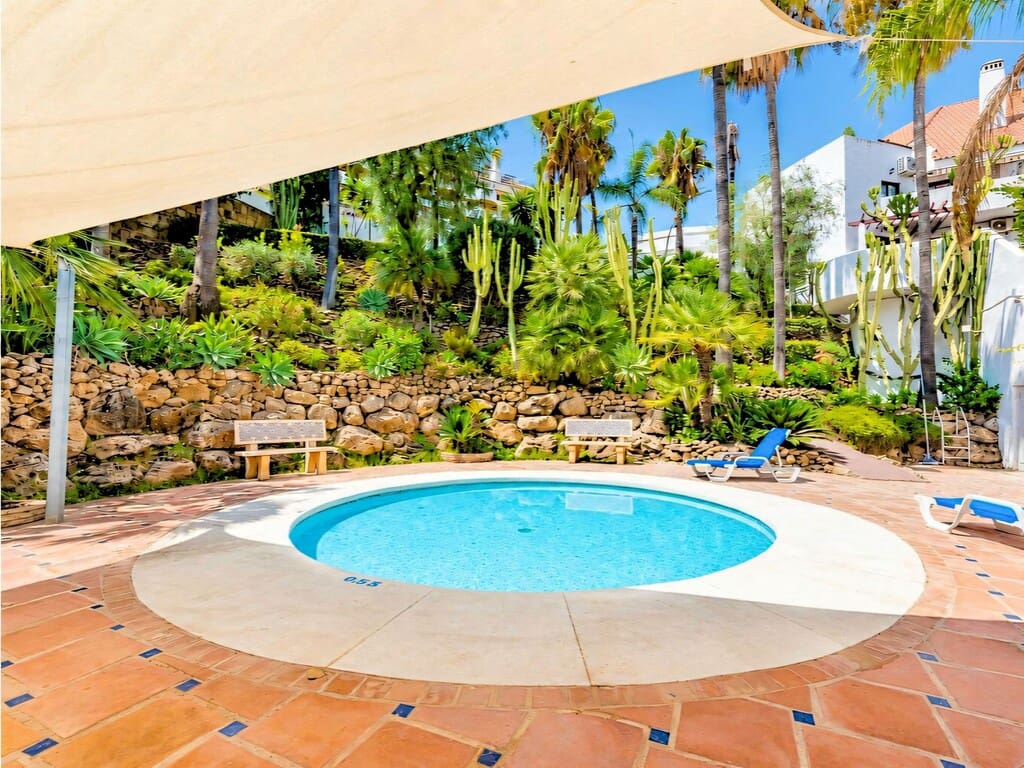 3 soverom Leilighet til salgs i Nueva Andalucia med svømmebasseng garasje - € 499 000 (Ref: 10046946)