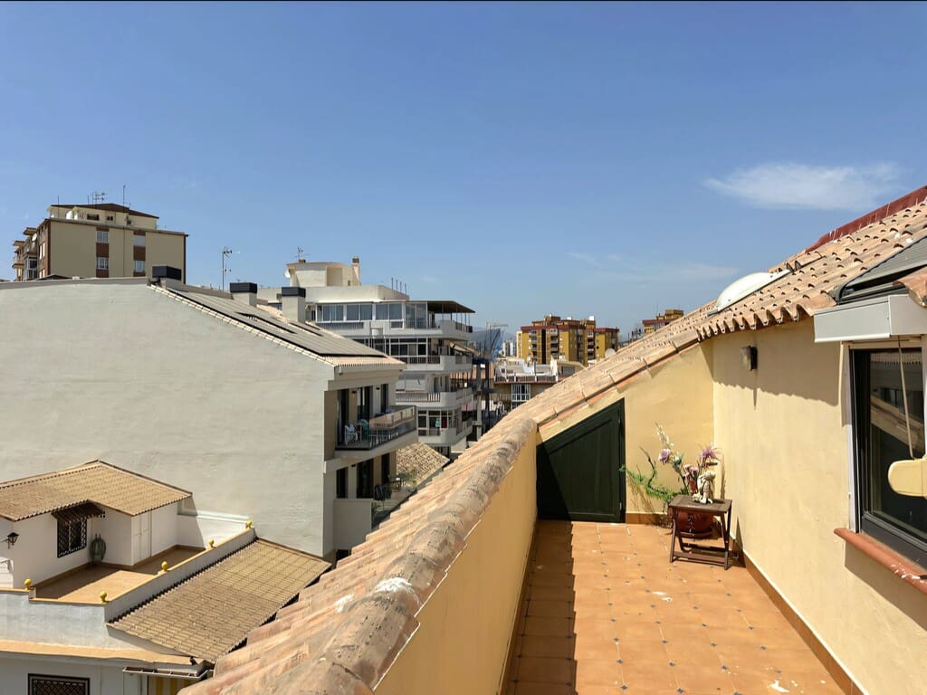 2 bedroom Penthouse for sale in Fuengirola - € 420,000 (Ref: 10046947)