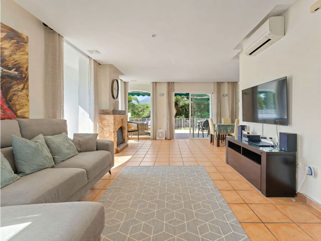 4 soveværelse Villa til salg i Coin med swimmingpool garage - € 549.000 (Ref: 10048852)