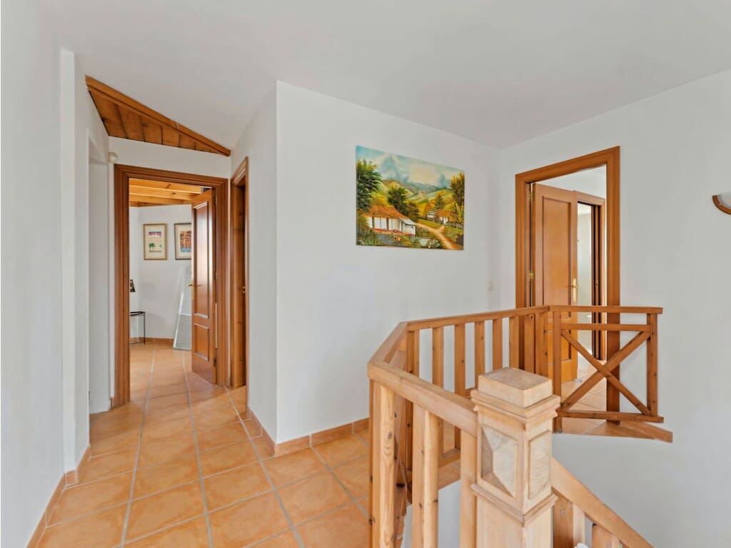4 soveværelse Villa til salg i Coin med swimmingpool garage - € 549.000 (Ref: 10048852)