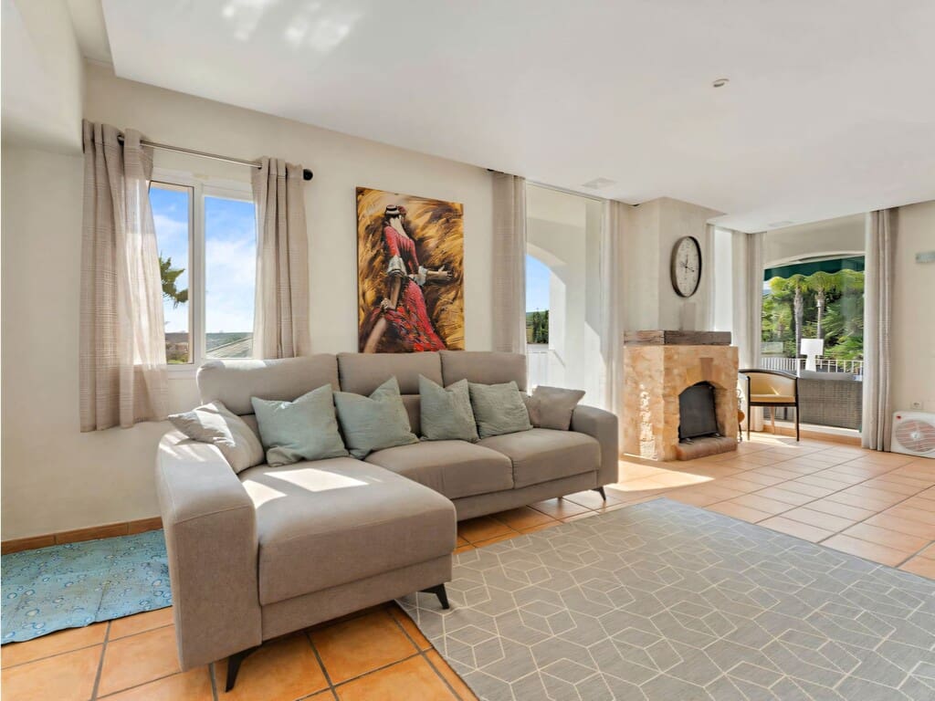 4 soveværelse Villa til salg i Coin med swimmingpool garage - € 549.000 (Ref: 10048852)