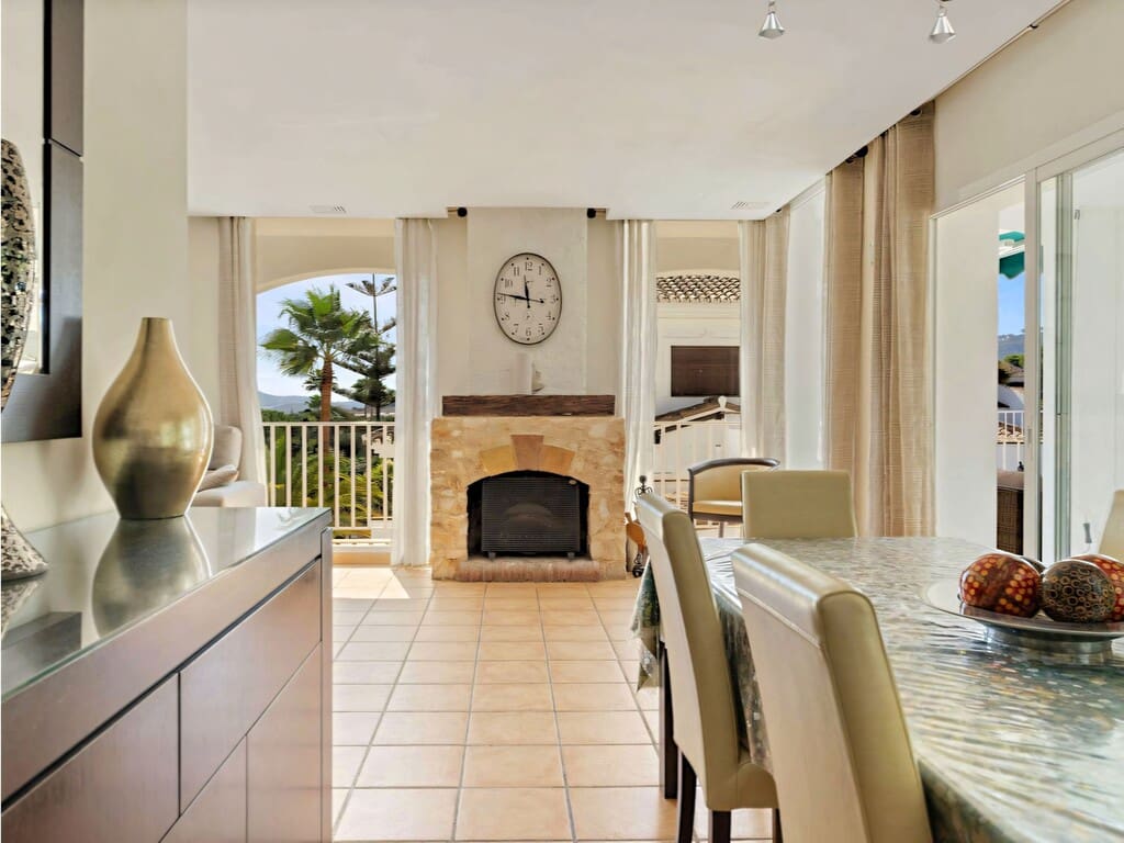 4 soveværelse Villa til salg i Coin med swimmingpool garage - € 549.000 (Ref: 10048852)