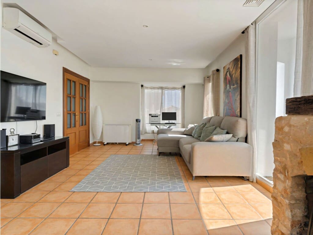 4 soveværelse Villa til salg i Coin med swimmingpool garage - € 549.000 (Ref: 10048852)