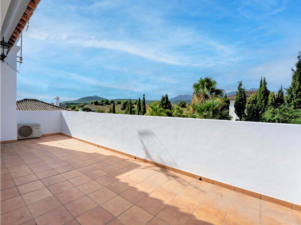4 soveværelse Villa til salg i Coin med swimmingpool garage - € 549.000 (Ref: 10048852)