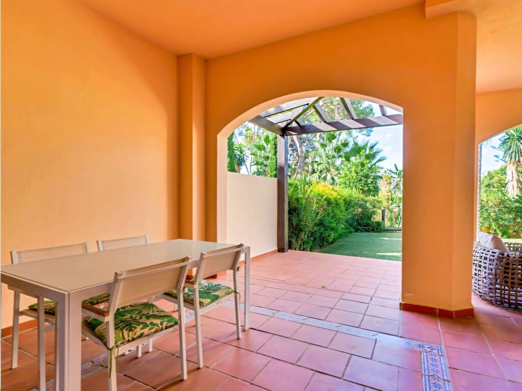 2 sovrum Lägenhet till salu i Puerto Banus med pool garage - 825 000 € (Ref: 10048853)