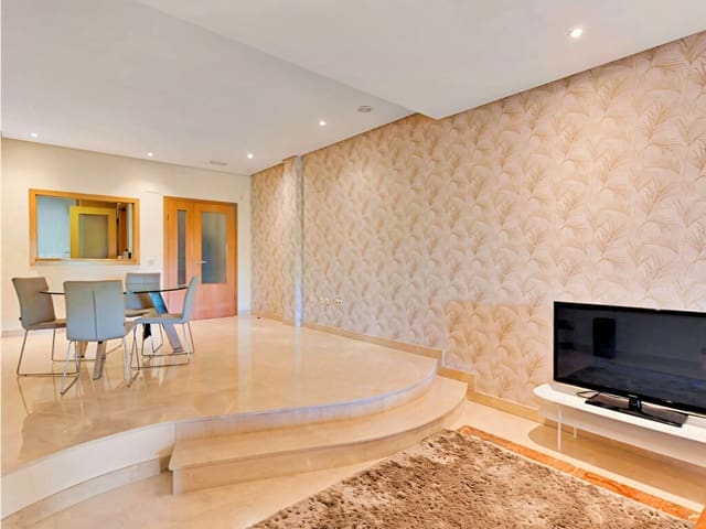 2 sovrum Lägenhet till salu i Puerto Banus, Marbella med pool garage - 825 000 € (Ref: 10048853)