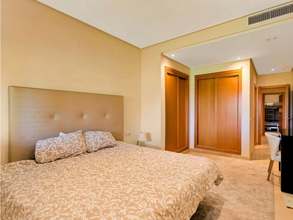 2 sovrum Lägenhet till salu i Puerto Banus med pool garage - 825 000 € (Ref: 10048853)