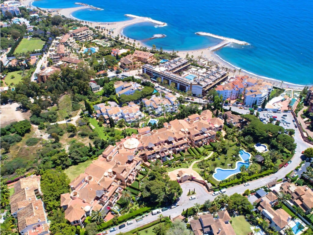 2 sovrum Lägenhet till salu i Puerto Banus med pool garage - 825 000 € (Ref: 10048853)