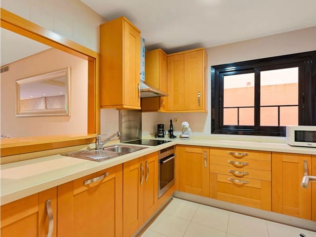 2 sovrum Lägenhet till salu i Puerto Banus, Marbella med pool garage - 825 000 € (Ref: 10048853)