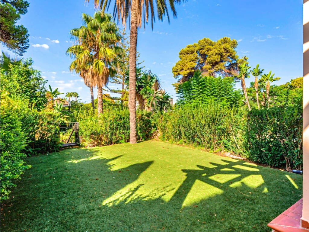 2 sovrum Lägenhet till salu i Puerto Banus med pool garage - 825 000 € (Ref: 10048853)