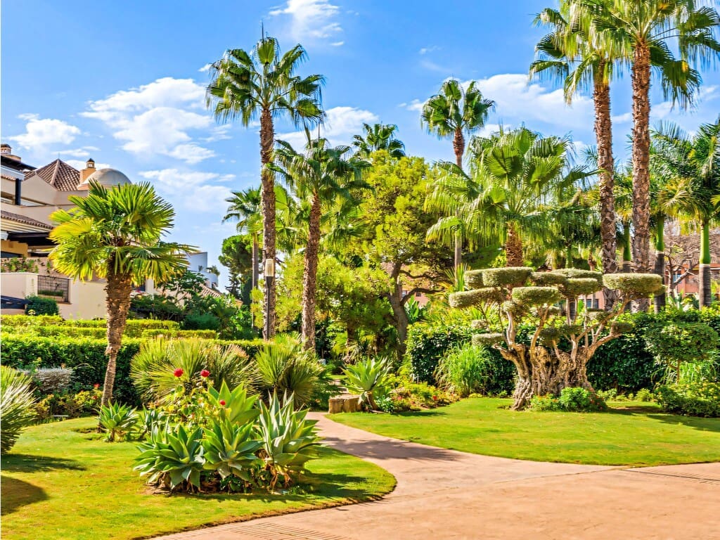 2 sovrum Lägenhet till salu i Puerto Banus med pool garage - 825 000 € (Ref: 10048853)