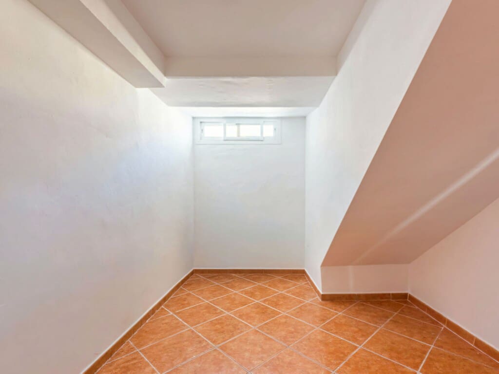 5 bedroom Townhouse for sale in Estepona with pool garage - € 1,400,000 (Ref: 10048854)