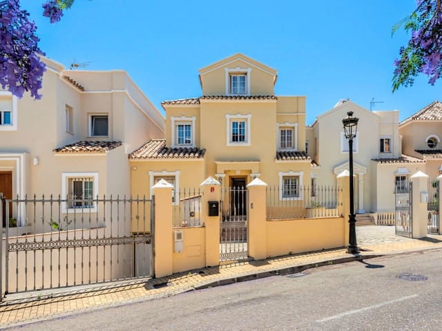 5 bedroom Townhouse for sale in Estepona with pool garage - € 1,400,000 (Ref: 10048854)
