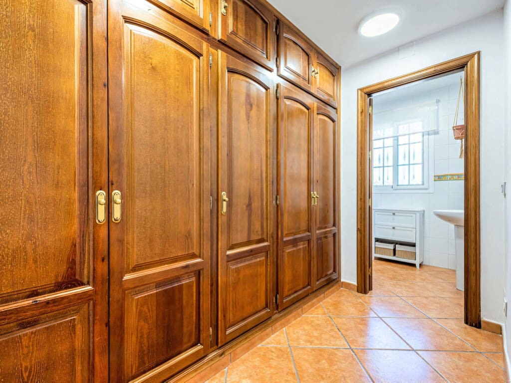 5 bedroom Townhouse for sale in Estepona with pool garage - € 1,400,000 (Ref: 10048854)