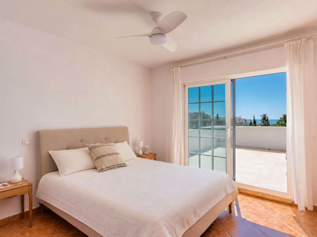 5 bedroom Townhouse for sale in Estepona with pool garage - € 1,400,000 (Ref: 10048854)