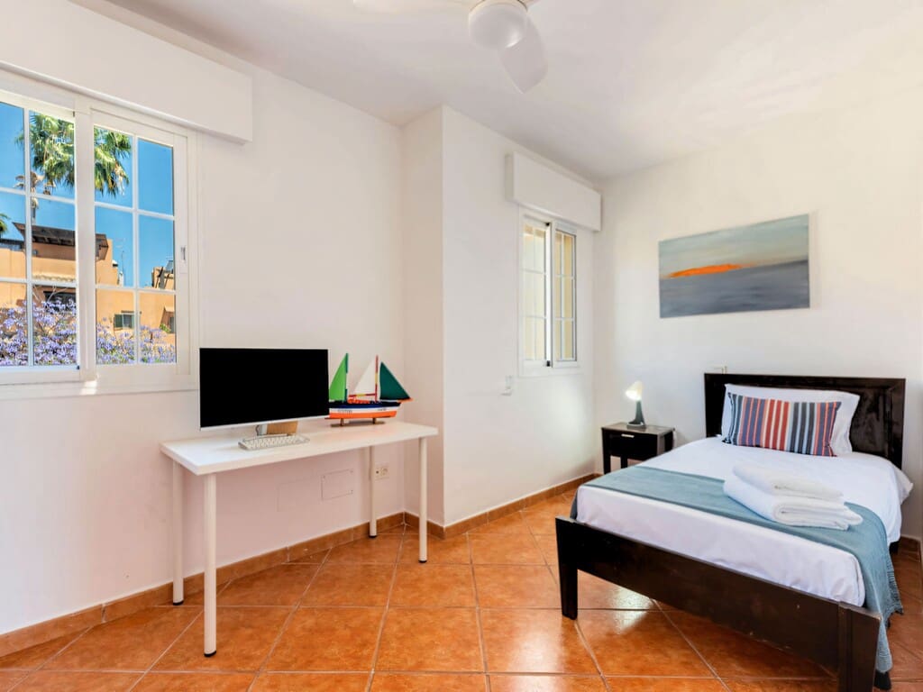 5 bedroom Townhouse for sale in Estepona with pool garage - € 1,400,000 (Ref: 10048854)